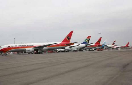 Aeronaves estacionadas no aeroporto de Luanda têm de sair até julho