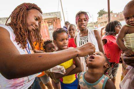 Uma em cada três crianças menores de um ano em Angola nunca foi vacinada - Unicef
