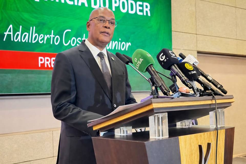 “Governo transforma sofrimento do povo em estratégia política”, acusa líder da UNITA