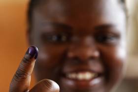 Deputado acusa MPLA de corromper cidadãos, impedidos de votar devido a tinta no dedo