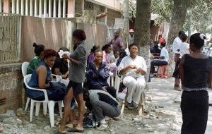 Preço do dólar no mercado de rua de Luanda segue em alta