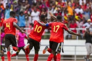 CAN2019: Angola &#039;bate o pé&#039; à Tunísia e estreia-se com empate a um golo