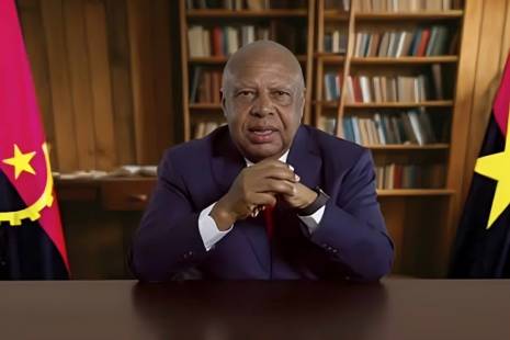 General Higino Carneiro declara-se &quot;comprometido com a verdade e a justiça&quot;