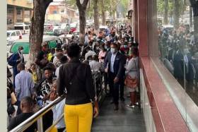 O desespero, em Luanda, para emigrar para Portugal, “porta de entrada da Europa”