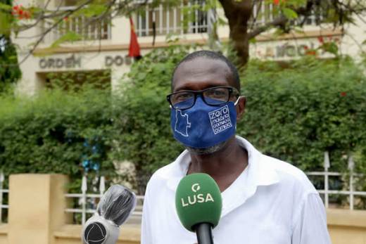 Médicos angolanos suspendem greve e retomam trabalhos segunda-feira