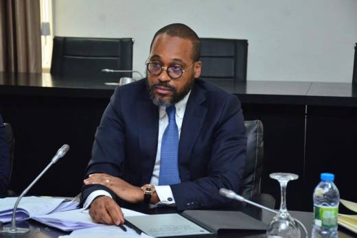 Ministro da Justiça avisa: salários baixos não justificam corrupção nem incompetência