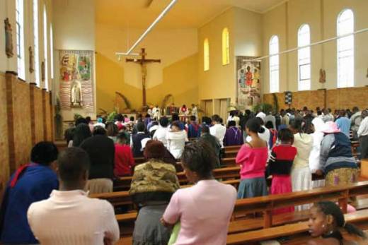 Covid-19: Angola levanta restrições a atividades religiosas