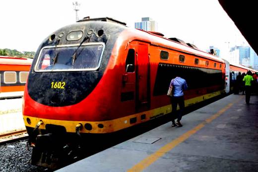 Caminho de ferro de Luanda retoma serviço depois de 20 meses de interrupção