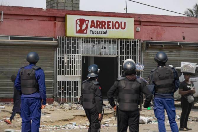 Nova lei anti-vandalismo em Angola aprovada hoje “não é exercício de teimosia política” — Governo
