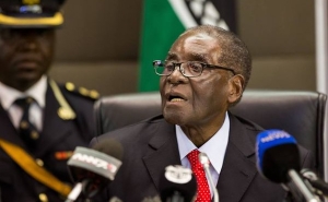 Mugabe reaparece: temos que desfazer esta desgraça de golpe militar&#039;