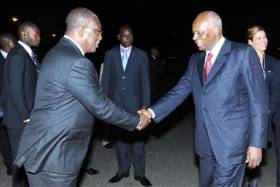 Ex-presidente José Eduardo dos Santos regressou hoje a Luanda