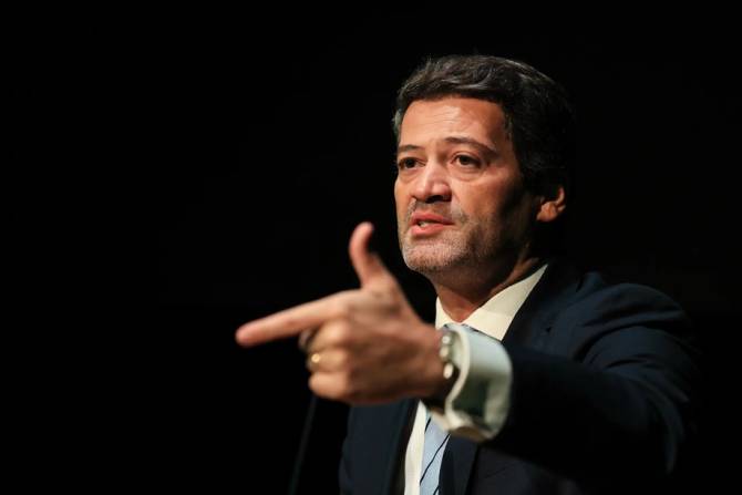 Ventura condena palavras de João Lourenço sobre colonialismo português