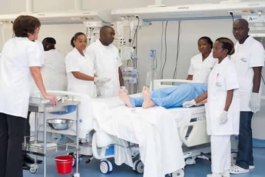 Institutos Técnicos de Saúde sem laboratórios proibidos de realizar matriculas