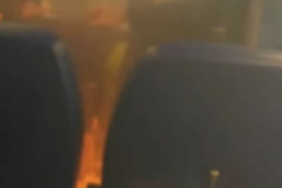 Veja o que acontece quando um celular explode dentro de um avião