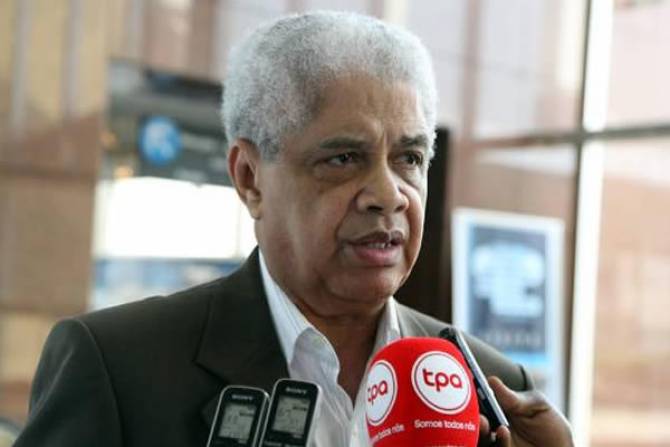 Industriais angolanos defendem agravar importação de viaturas a gasolina para travar subsídios