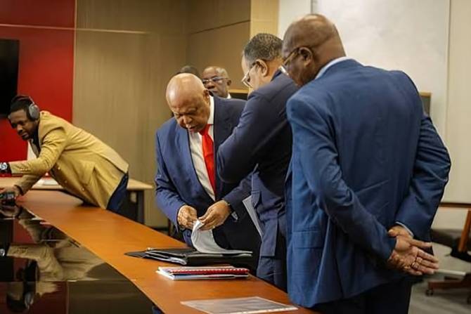 Tribunal Constitucional notifica MPLA após admitir providência cautelar de Higino Carneiro