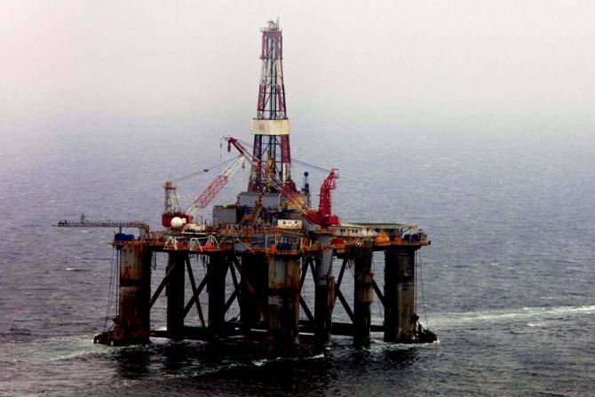 Economia angolana continua exposta a flutuação de preços do petróleo - Banco Mundial