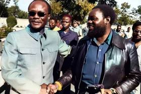 João Lourenço anuncia condecoração de Jonas Savimbi e Holden Roberto