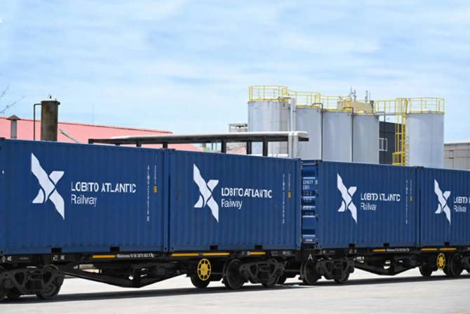 Angola quer captar 4,5 mil milhões de dólares para ligação ferroviária à Zâmbia