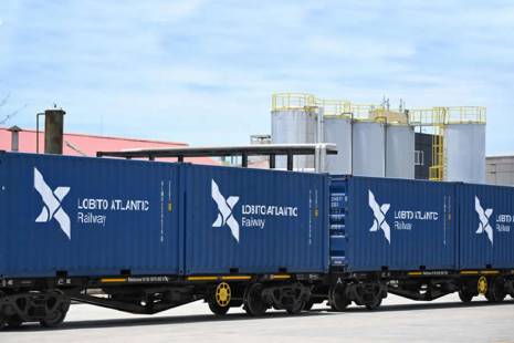 Angola quer captar 4,5 mil milhões de dólares para ligação ferroviária à Zâmbia