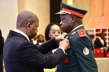 João Lourenço condecora 383 militares incluindo Nandó, Paulo Lara e Kangamba