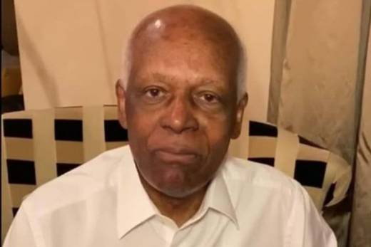 José Eduardo dos Santos internado em unidade de cuidados intensivos em Barcelona