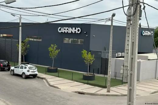 Grupo Carrinho a um passo de dominar o sector financeiro num processo que levanta suspeitas de violações da Lei