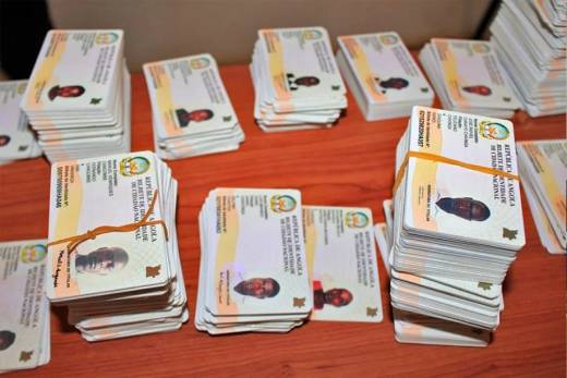 Menos de metade da população angolana tem bilhete de identidade - Ministro da Justiça