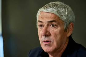 José Sócrates condena palavras do Presidente de Angola e exige respeito